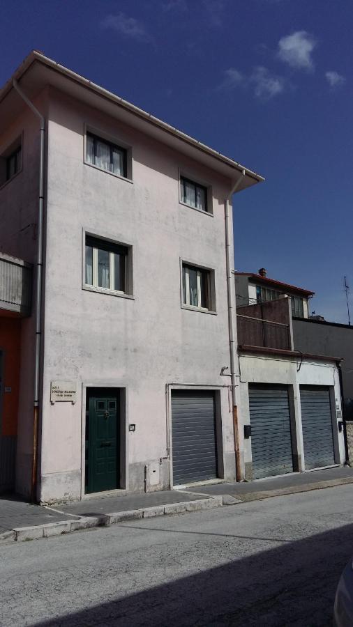 La Terrazza Del Dottore Acomodação com café da manhã Pescolanciano Exterior foto